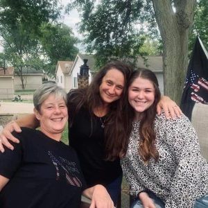 Meet your Posher, Kendra